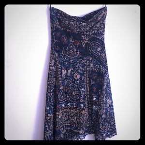 Strapless dress with velvety detail